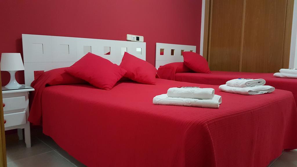 Hostal El Parque San Martin De La Vega Bagian luar foto