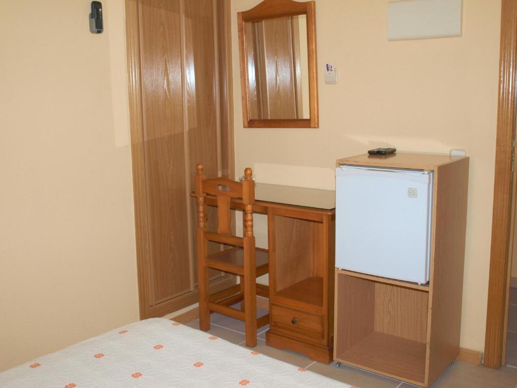 Hostal El Parque San Martin De La Vega Bagian luar foto