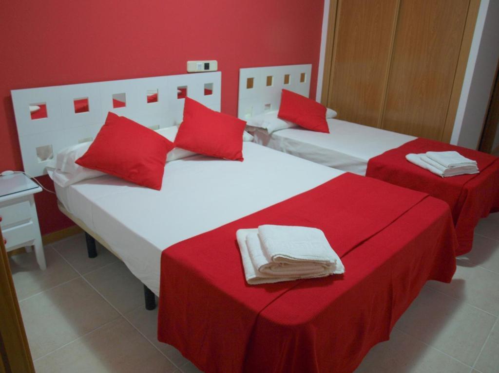 Hostal El Parque San Martin De La Vega Bagian luar foto